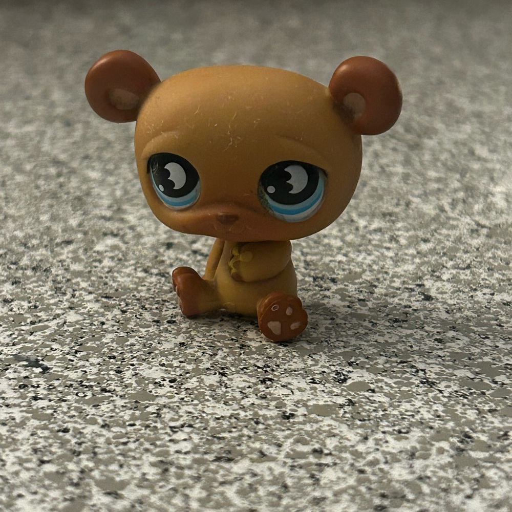 Cute Brown Bear LPS with Blue Eyes